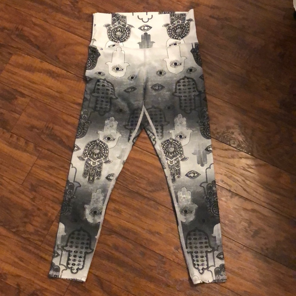 Evolution and creation size medium yoga pants